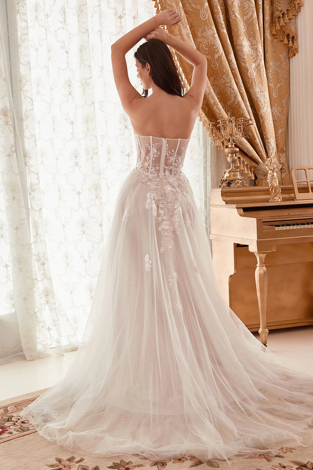 Abito da sposa lungo senza spalline grigio bianco con decalcomania floreale 3D